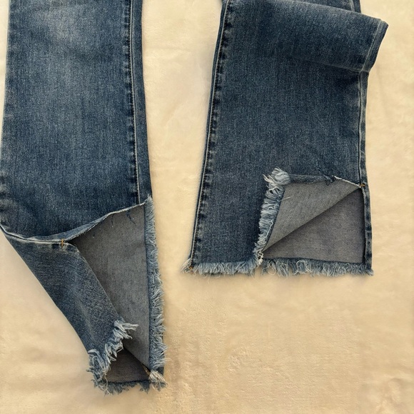 Low Rise Jeans 🦋 - Picture 8 of 8